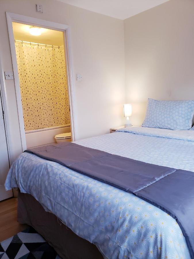 Ensuite Room Near Canal Southall Luaran gambar
